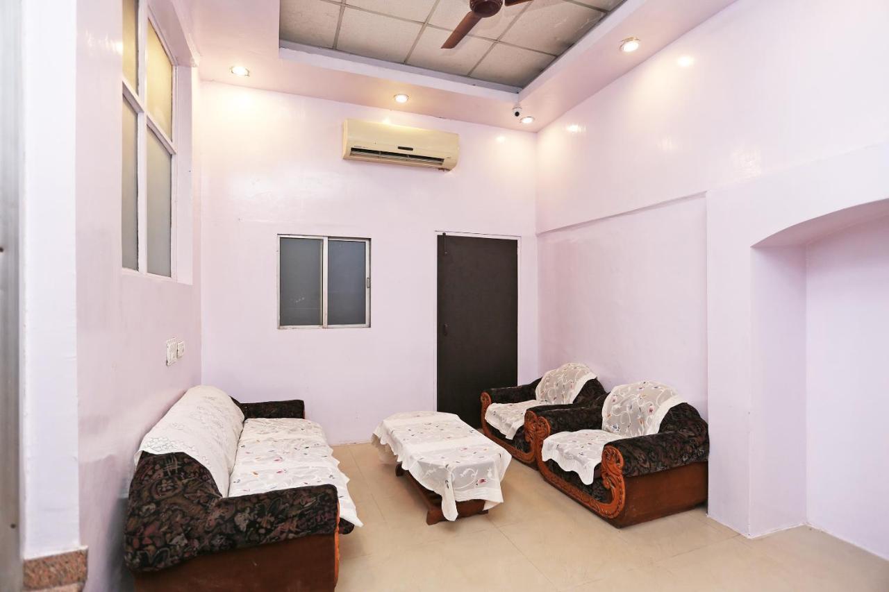 Hotel Oyo Flagship 14774 Sector 14 Gurgaon Esterno foto