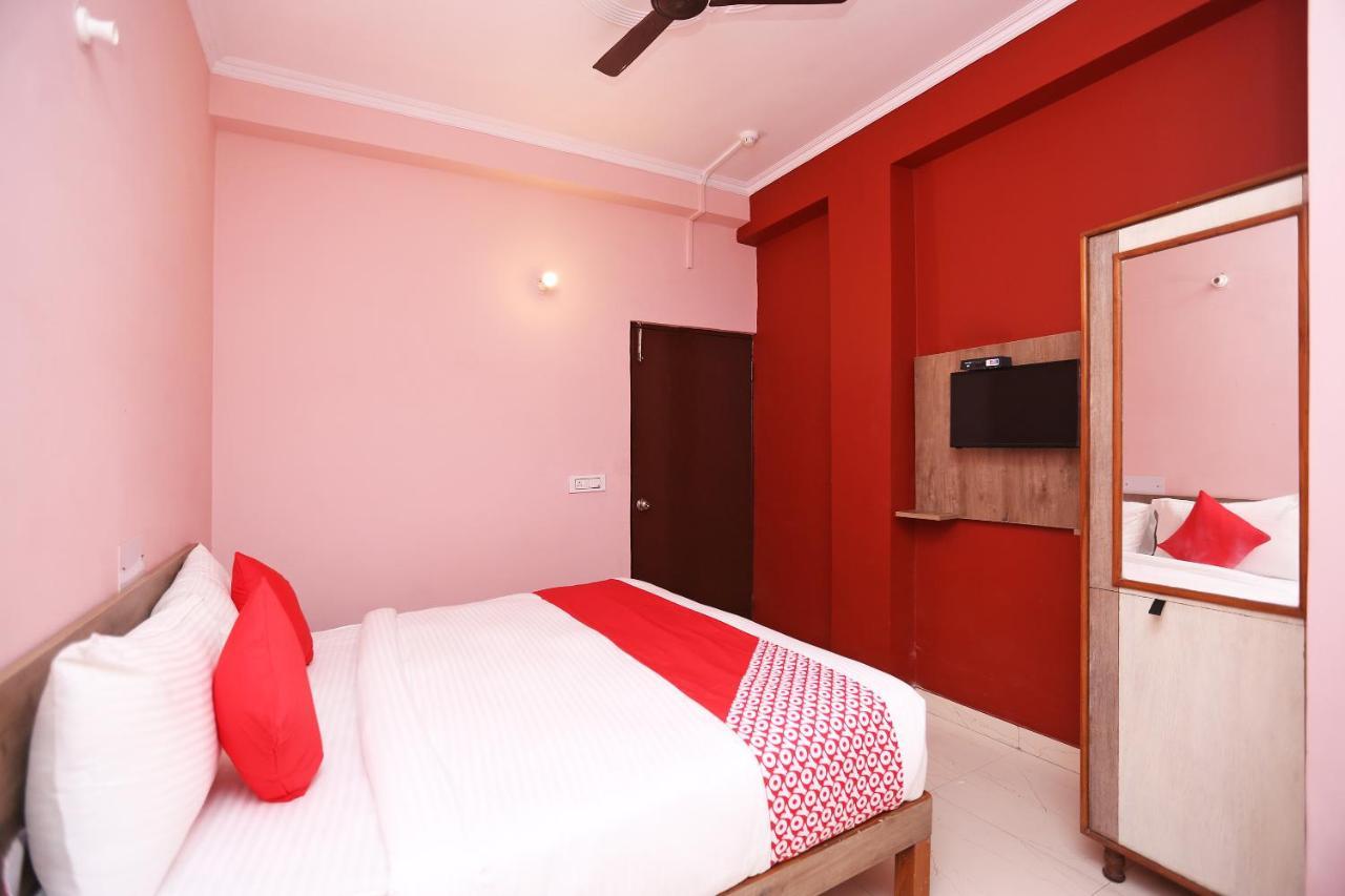 Hotel Oyo Flagship 14774 Sector 14 Gurgaon Esterno foto