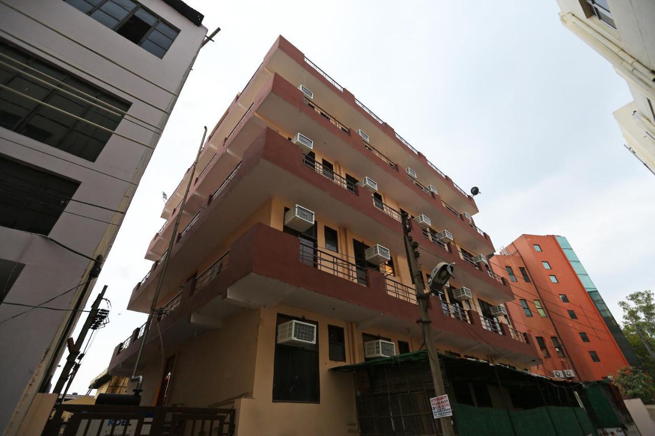 Hotel Oyo Flagship 14774 Sector 14 Gurgaon Esterno foto